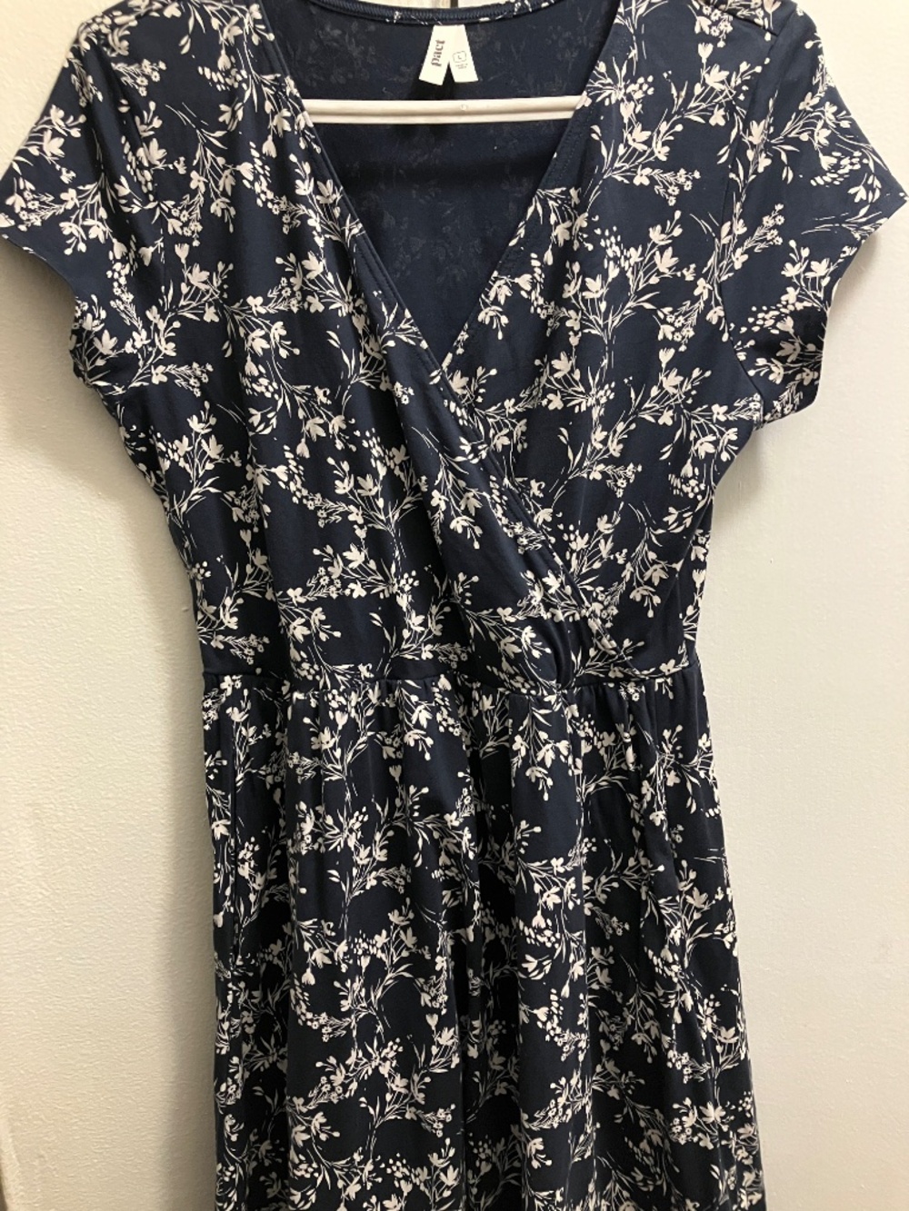 Pact organic cotton fit and flare navy blue with tan flowers - Picture 3 of 5